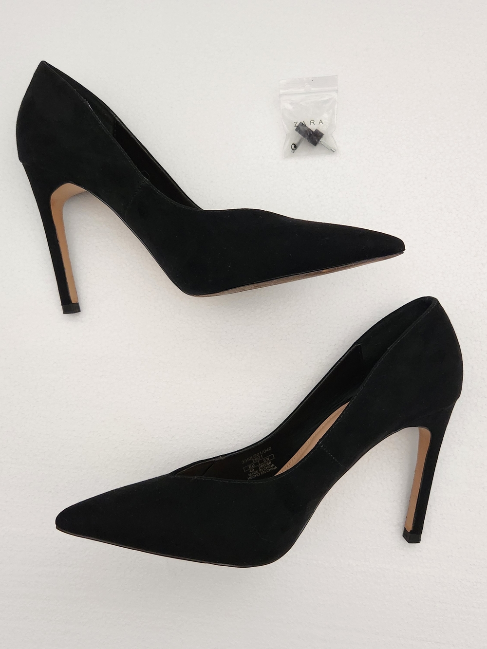 Zara Black Suede Pointed Toe Stiletto V-Cut Pumps
